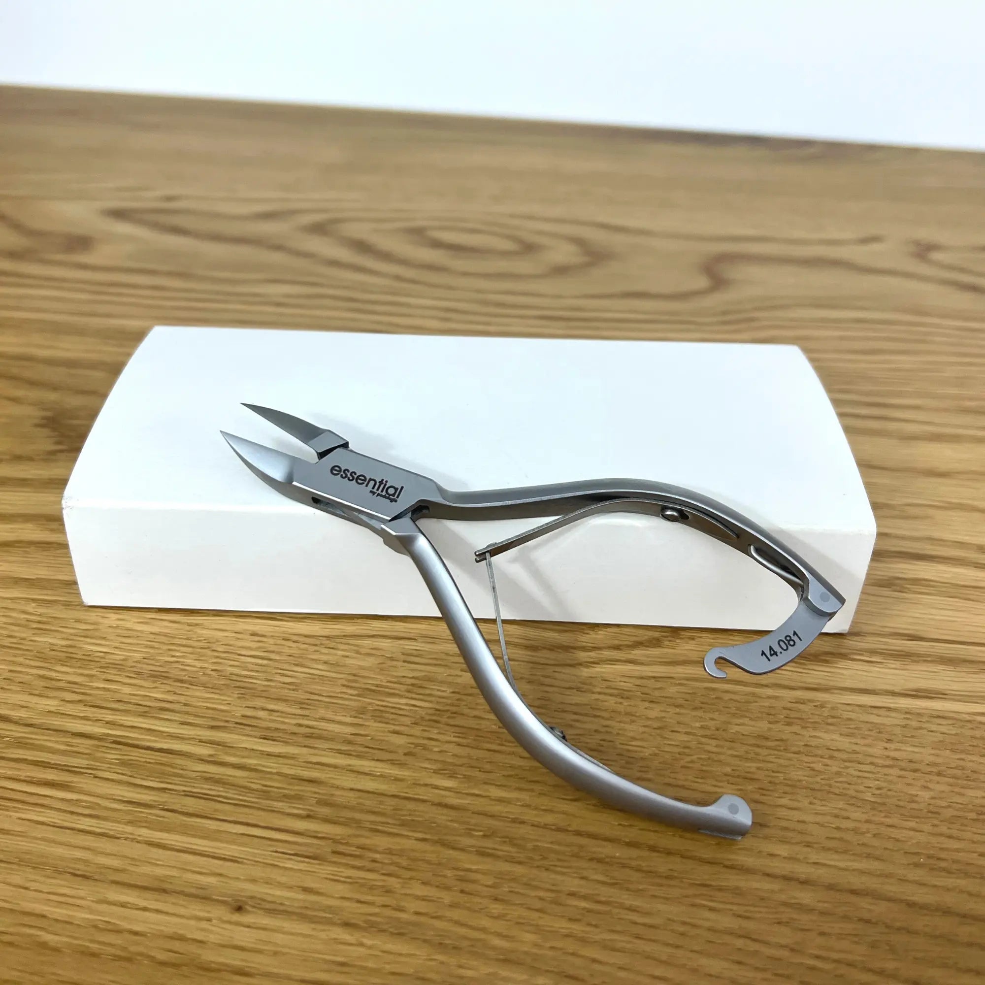 Pince à ongles - Coupe droite - Mors effilés - 13,5 cm - Inox - Bec droit - Essential by My Podologie