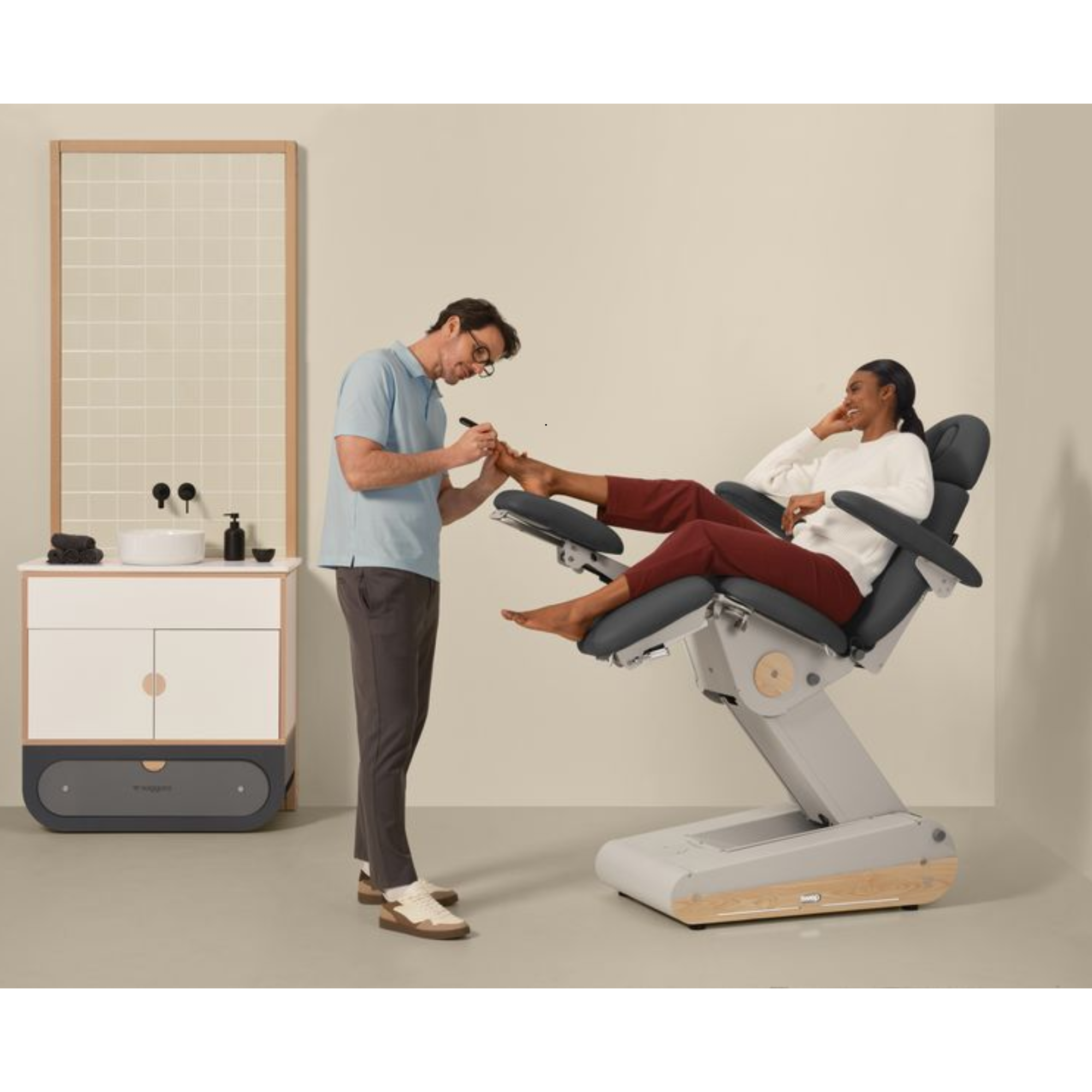 Fauteuil de pédicurie Électrique avec chauffage - 3 coloris - Swop P3 Up - Naggura Essential 